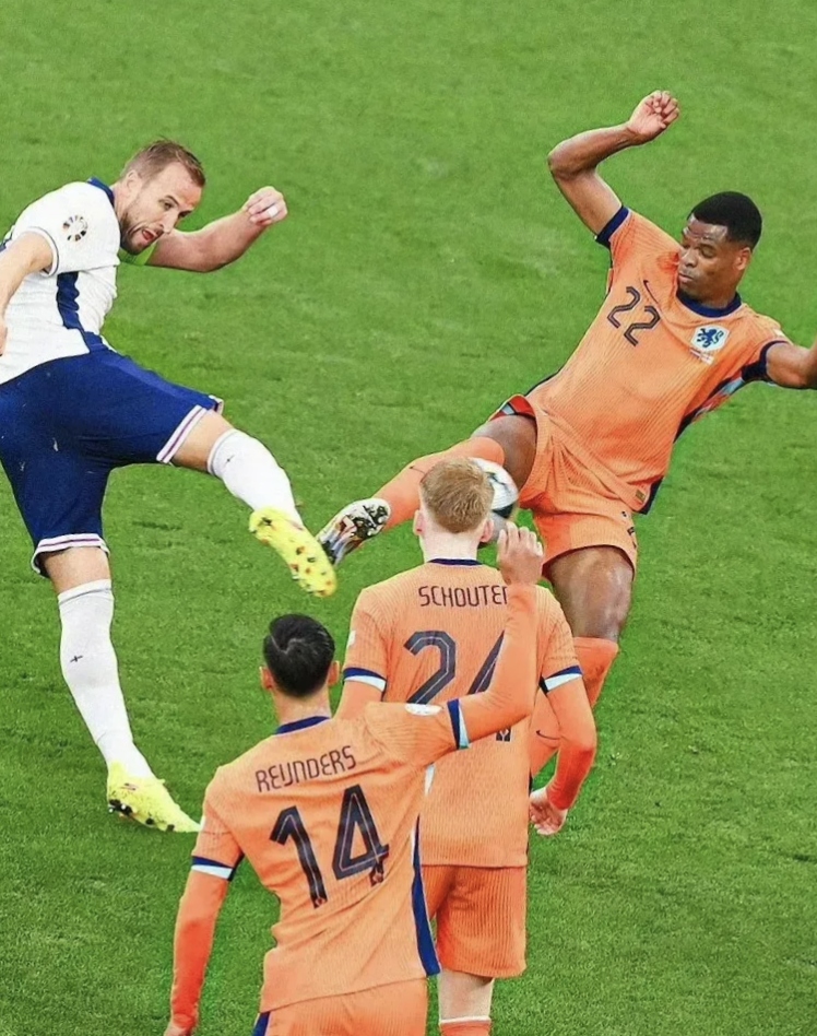 欧洲足球冠军联赛:英格兰队击败荷兰队 欧洲足球冠军联赛:英格兰队击败荷兰队