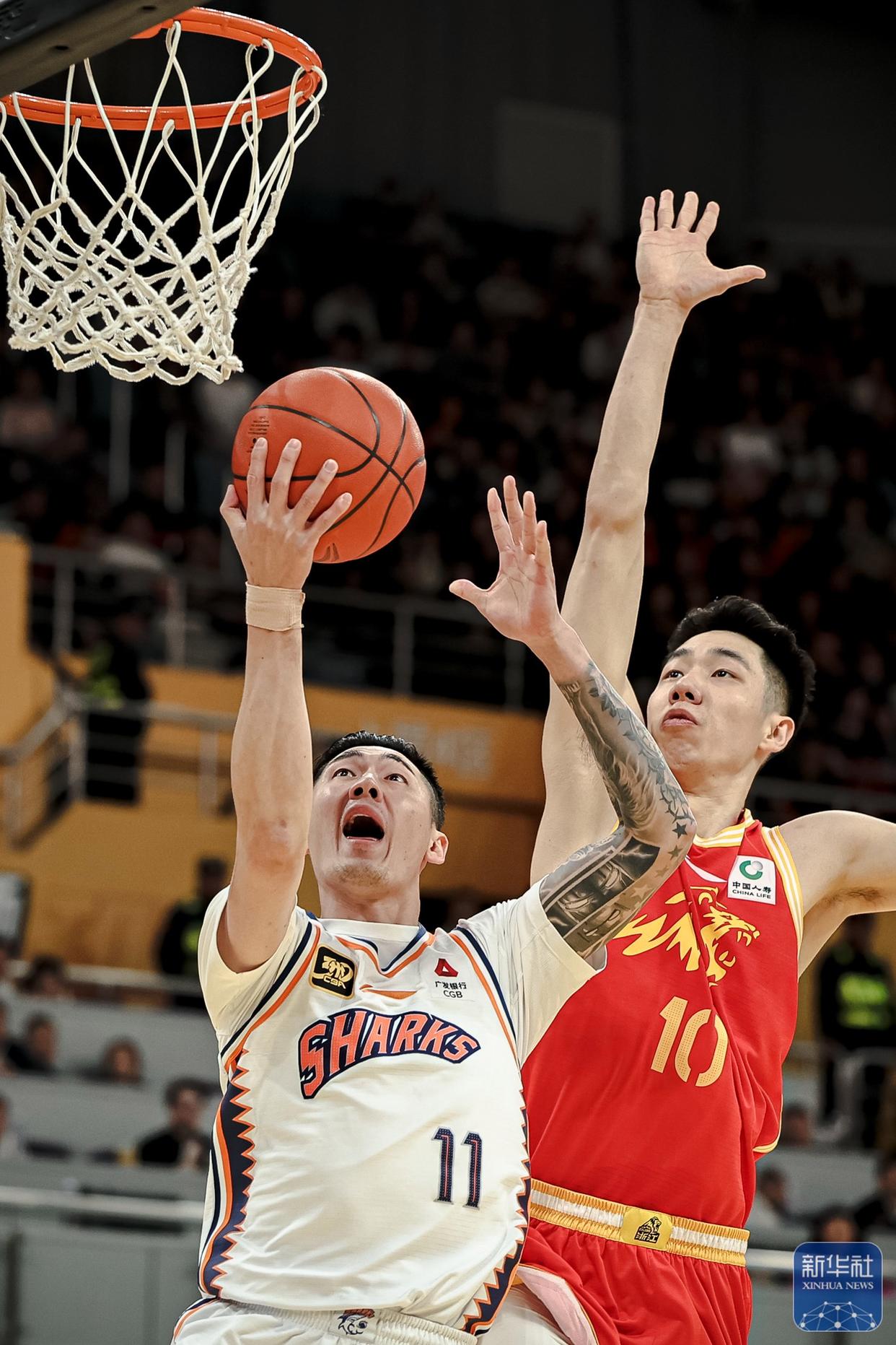 9you娱乐-CBA比赛中球队势不可挡,轻松获胜