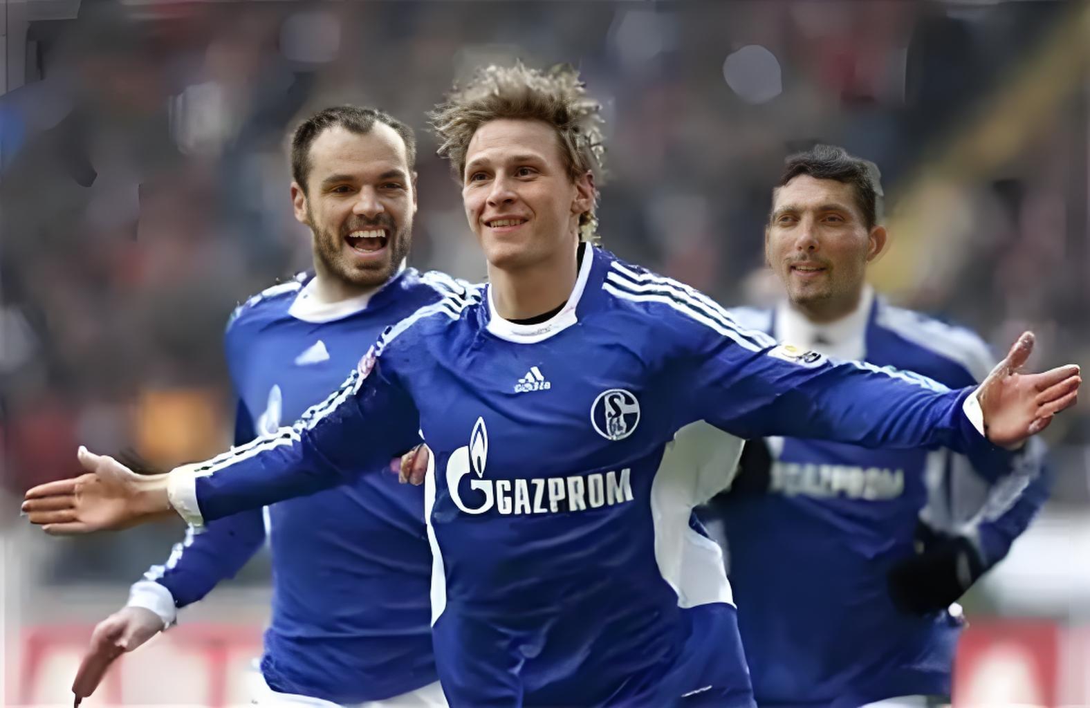 关于沙尔克队前锋状态迅速下滑，球队背水一战的信息