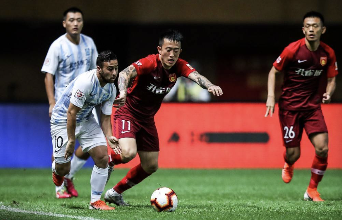 关于恒大客场战平苏宁，稳守积分榜前列的信息