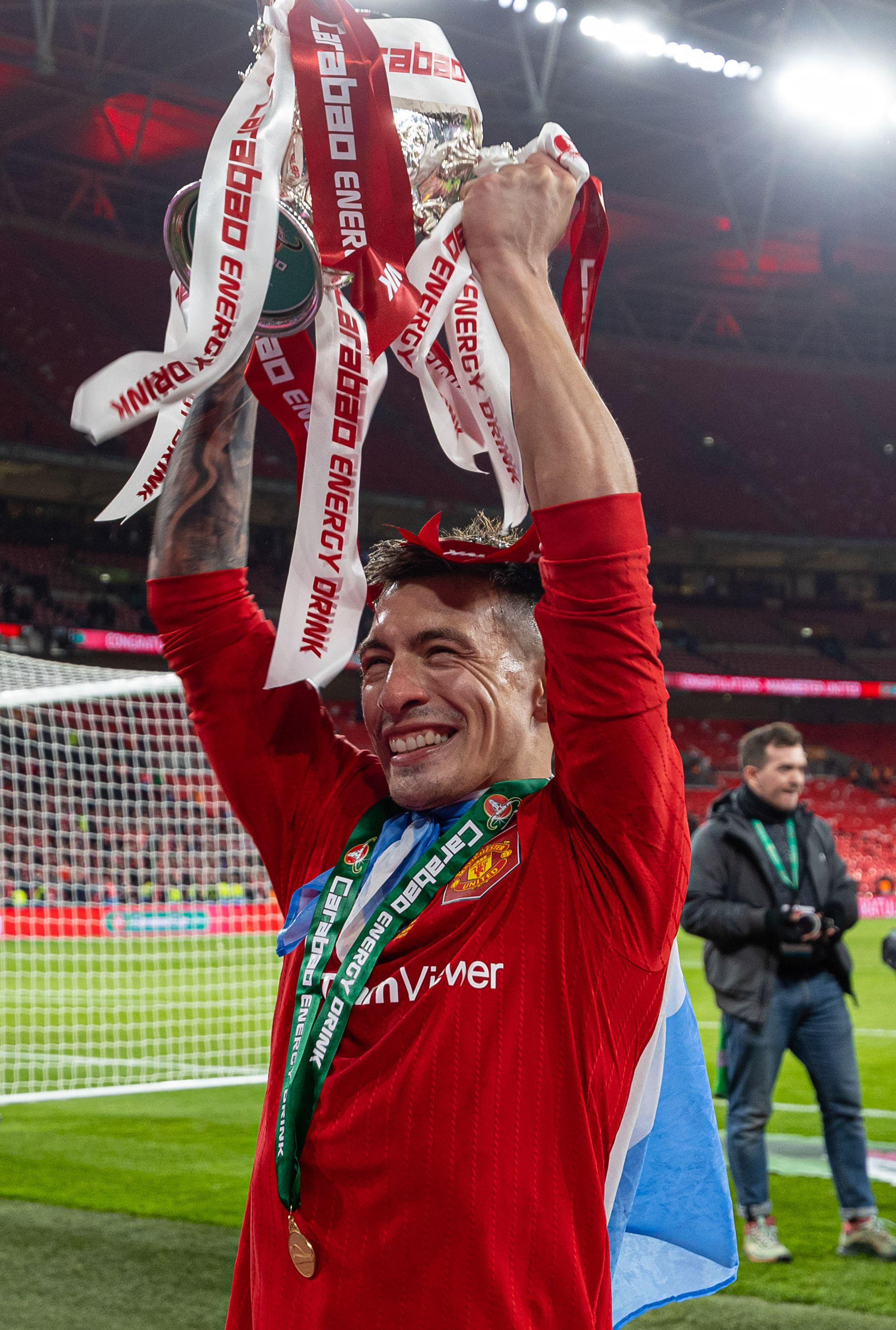 曼联在足球场上大放异彩，精彩绝伦的简单介绍