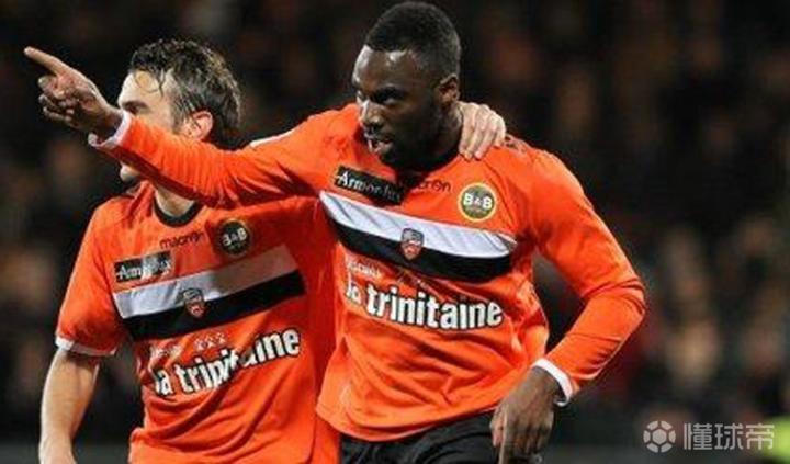 亚眠战平里昂，稳固积分榜位置的简单介绍