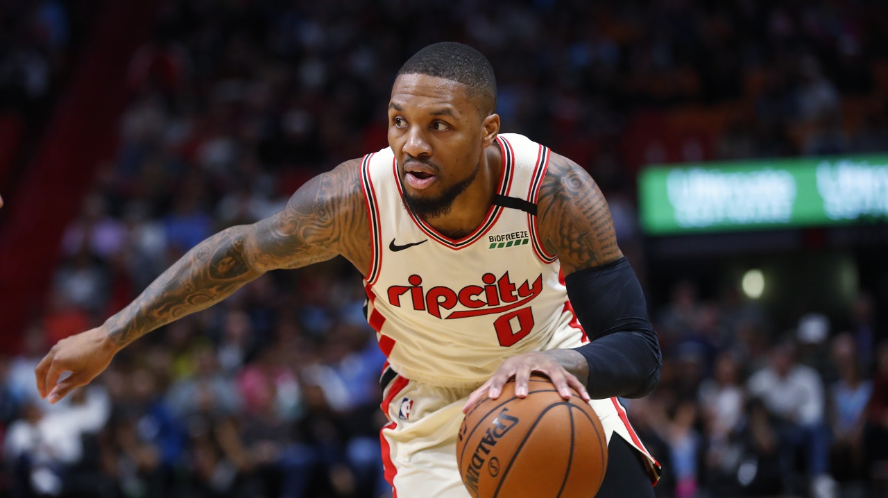 九游中国-四川队鏖战辽宁队,利拉德刷新纪录