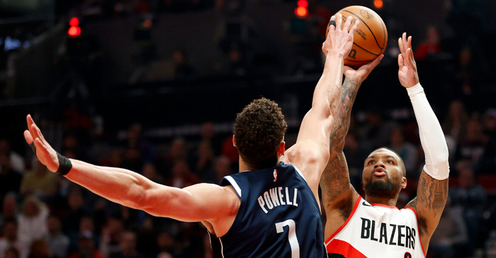 四川队鏖战辽宁队，利拉德刷新纪录