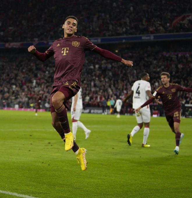 罗马轻取勒沃库森，本泽马高光表现