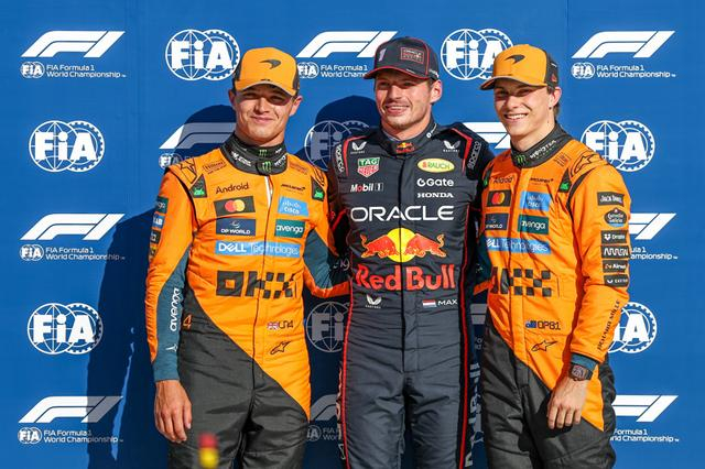 红牛车队鏖战迈凯伦，塞恩斯扛起全队的简单介绍