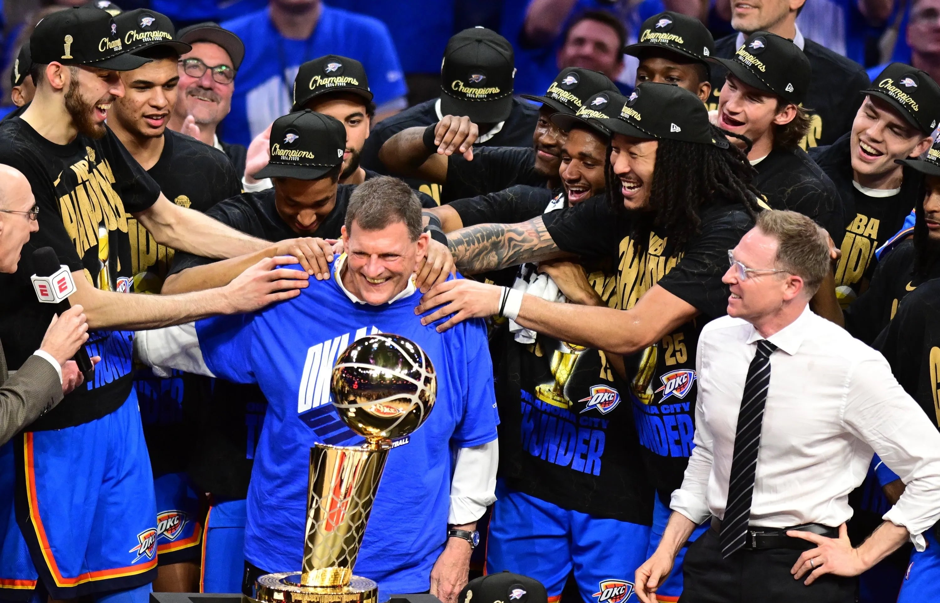 凯尔特人翻盘雷霆，布克扛起全队