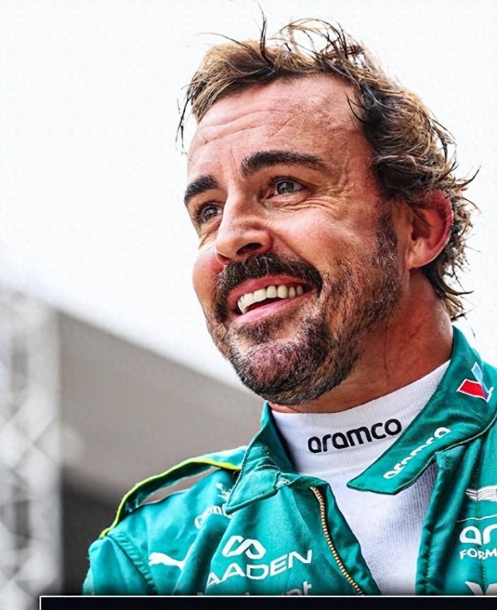 关于威廉姆斯鏖战阿斯顿马丁,汉密尔顿扛起全队的信息 关于威廉姆斯鏖战阿斯顿马丁,汉密尔顿扛起全队的信息